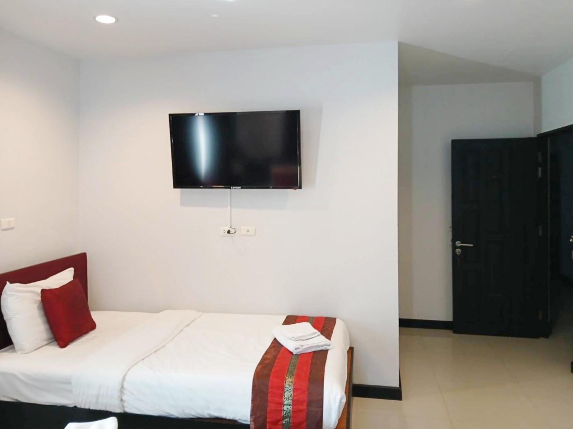 Sunray Beach Hotel Patong Экстерьер фото