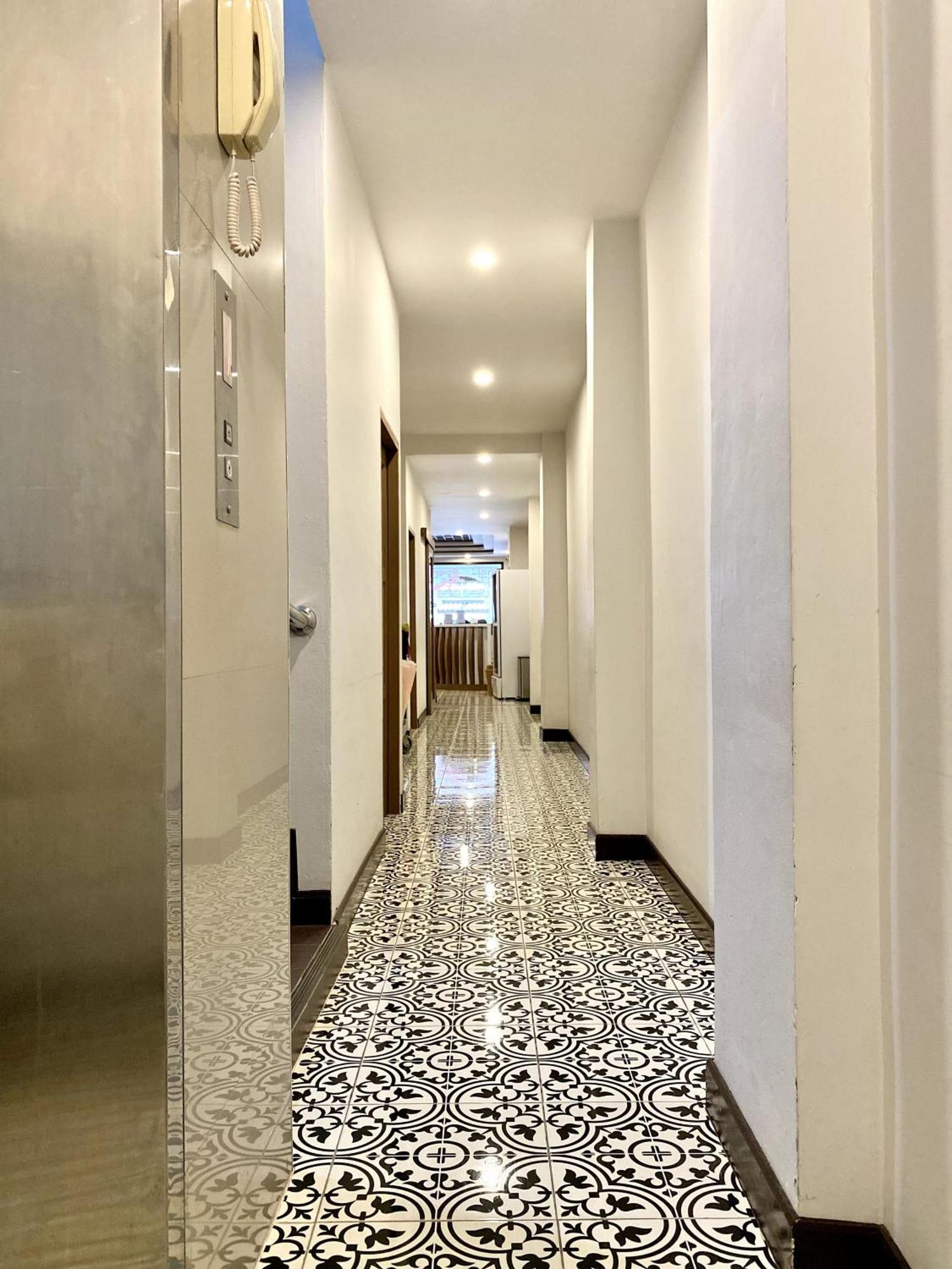 Sunray Beach Hotel Patong Экстерьер фото