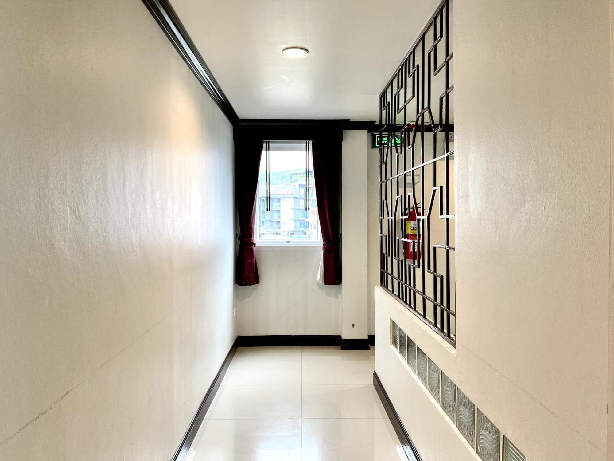 Sunray Beach Hotel Patong Экстерьер фото