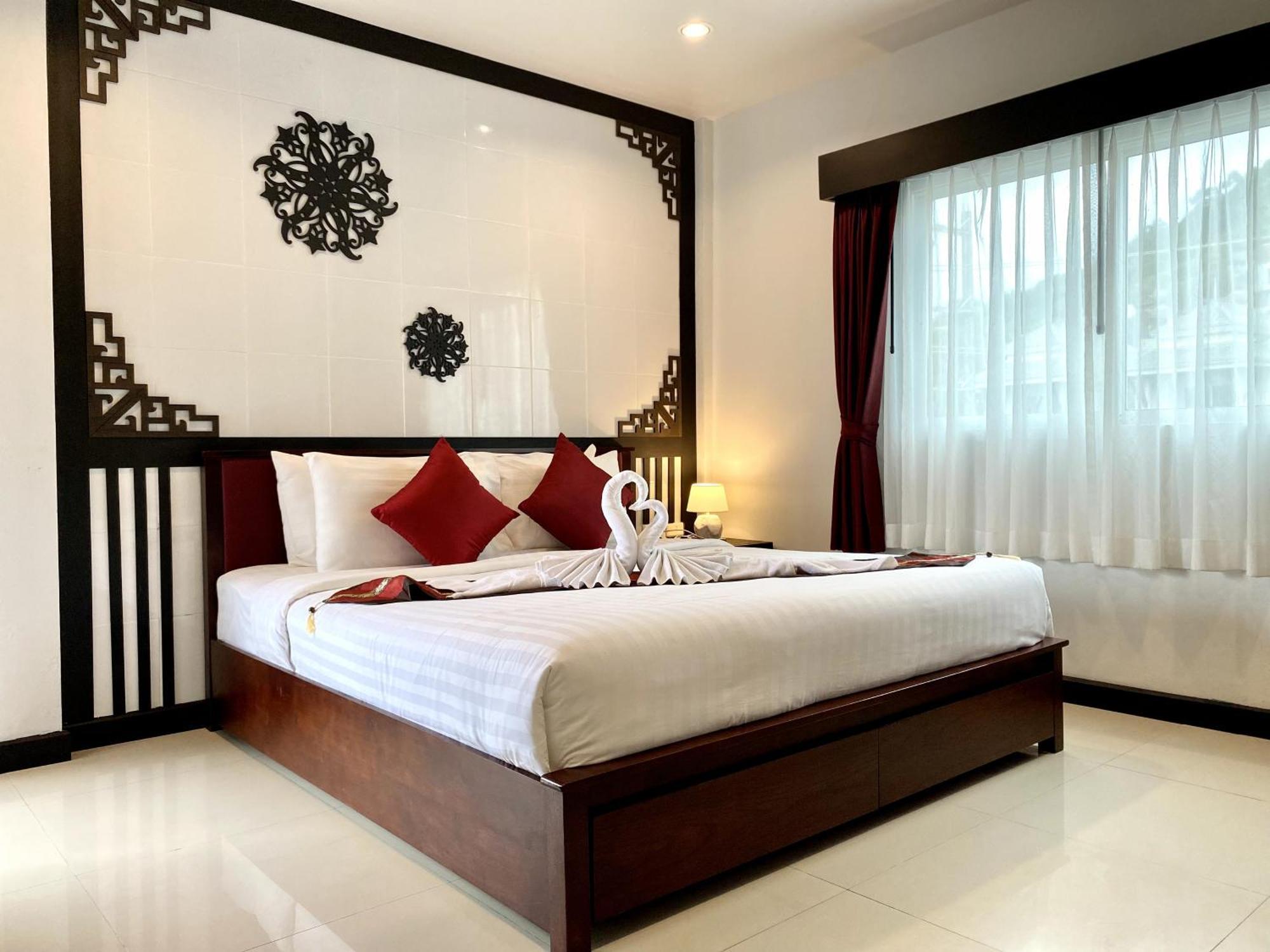 Sunray Beach Hotel Patong Экстерьер фото