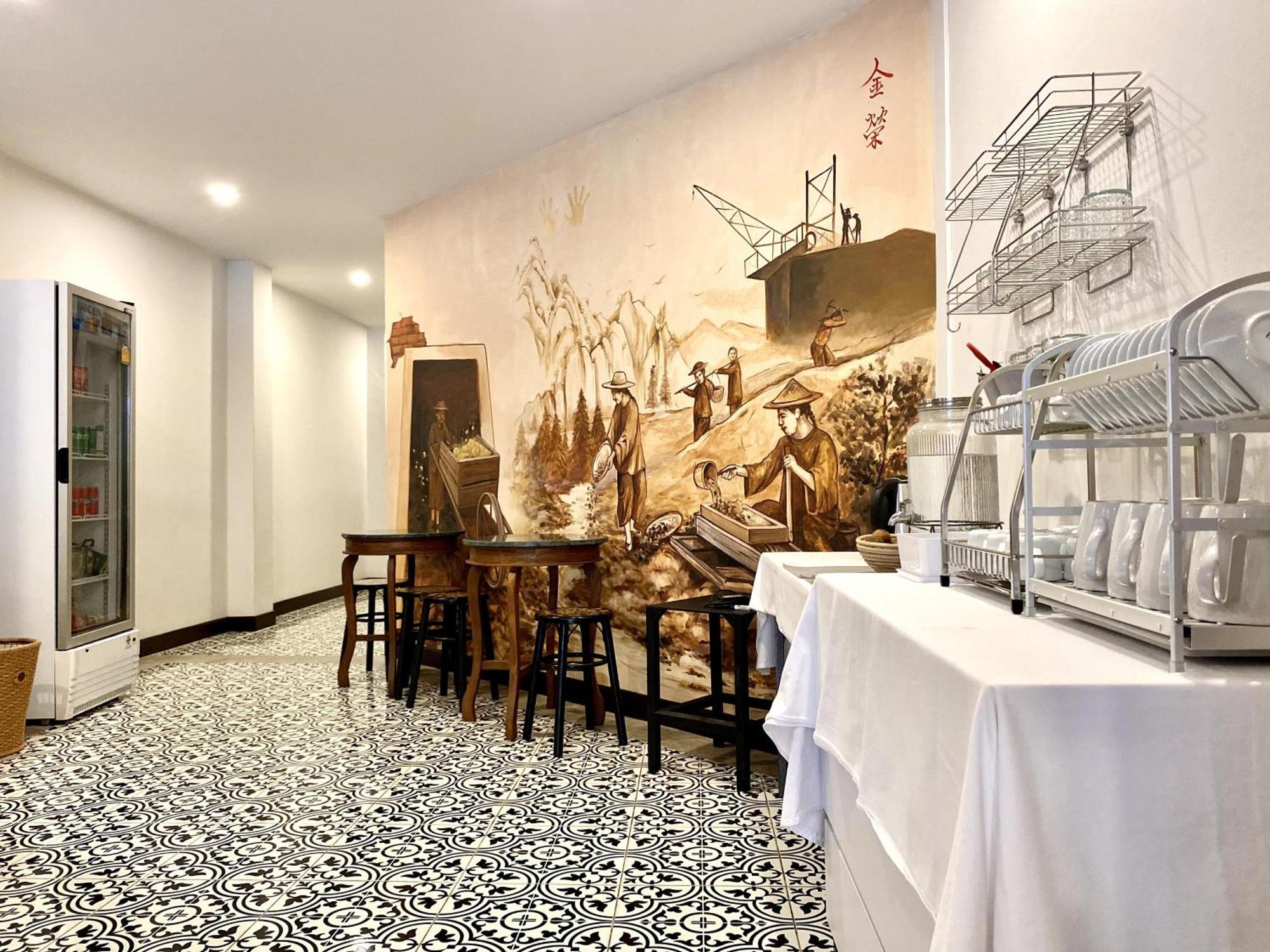 Sunray Beach Hotel Patong Экстерьер фото
