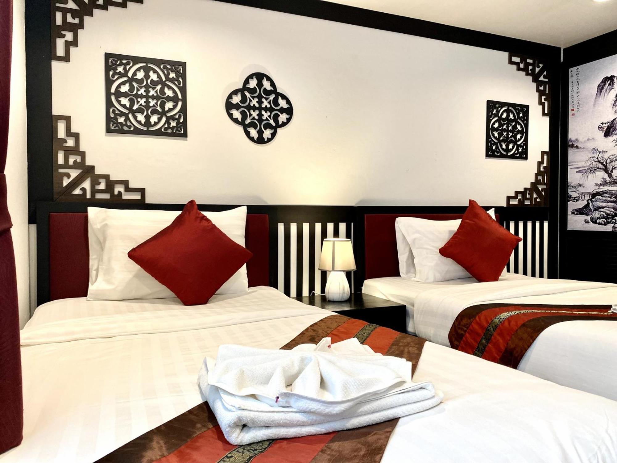 Sunray Beach Hotel Patong Экстерьер фото