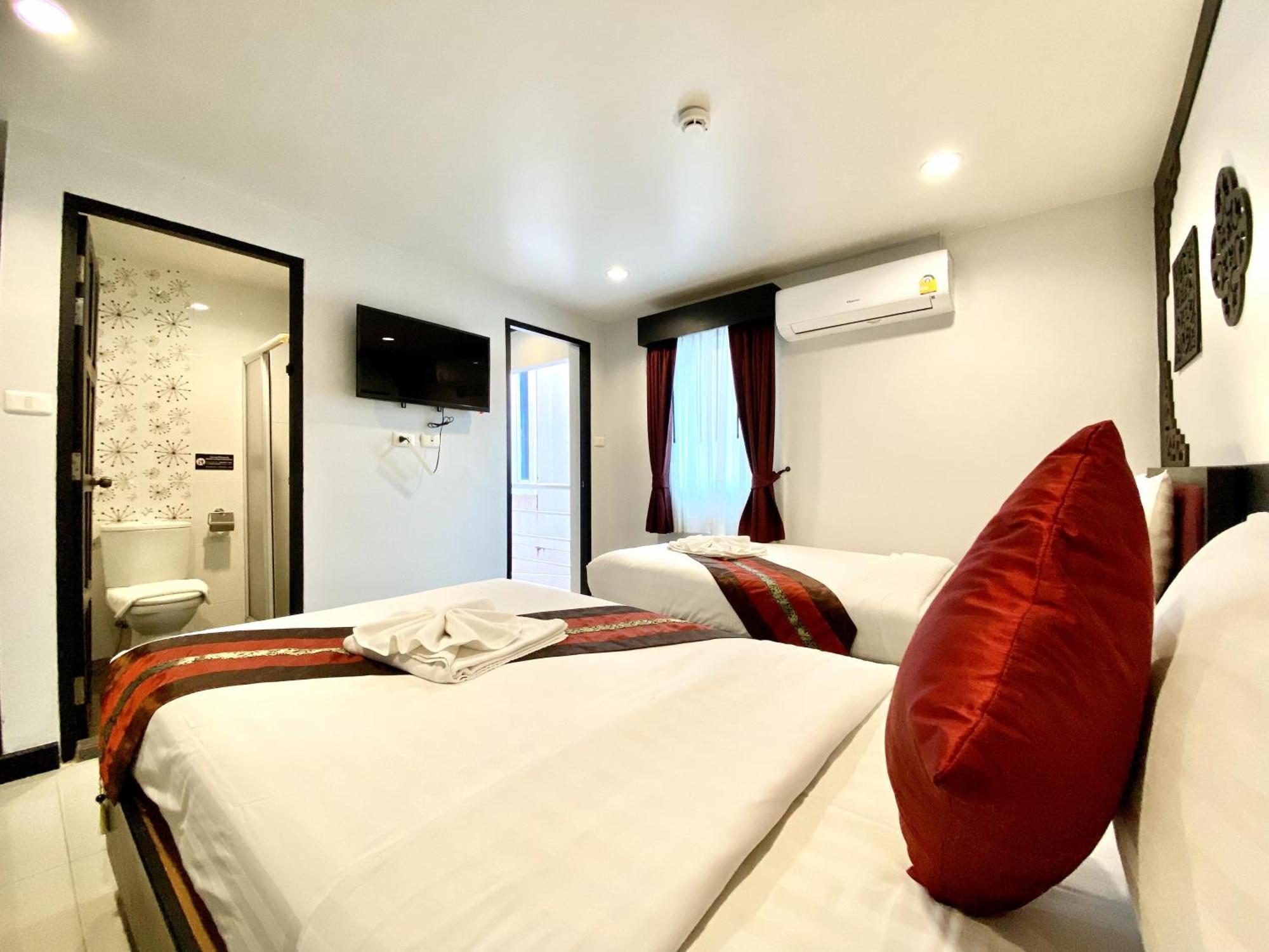 Sunray Beach Hotel Patong Экстерьер фото