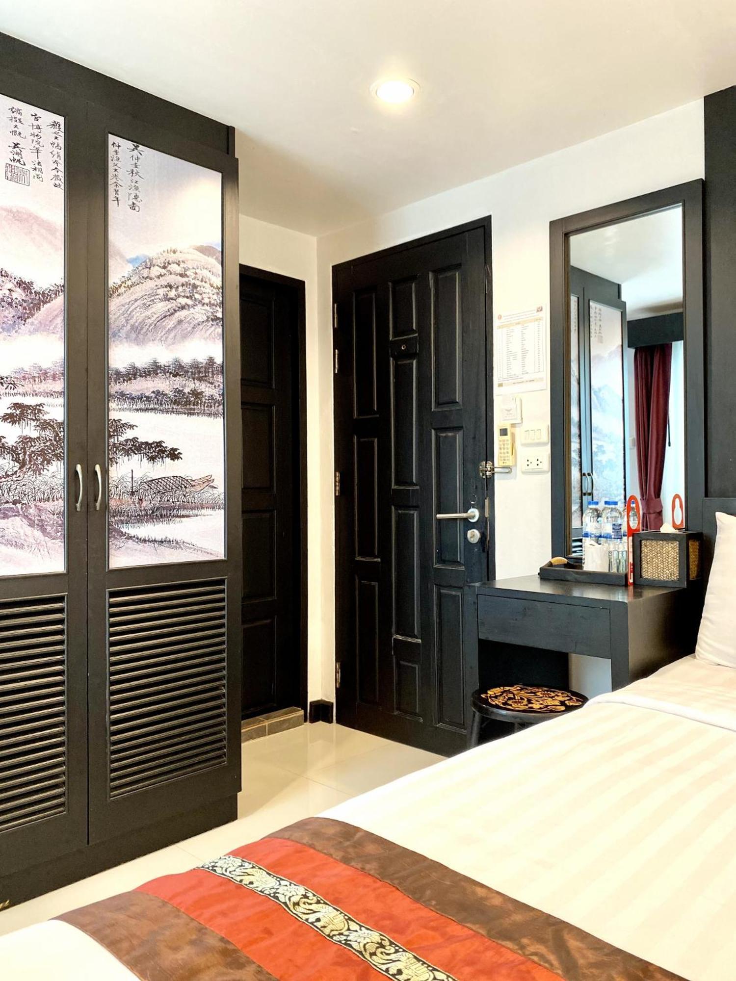 Sunray Beach Hotel Patong Экстерьер фото