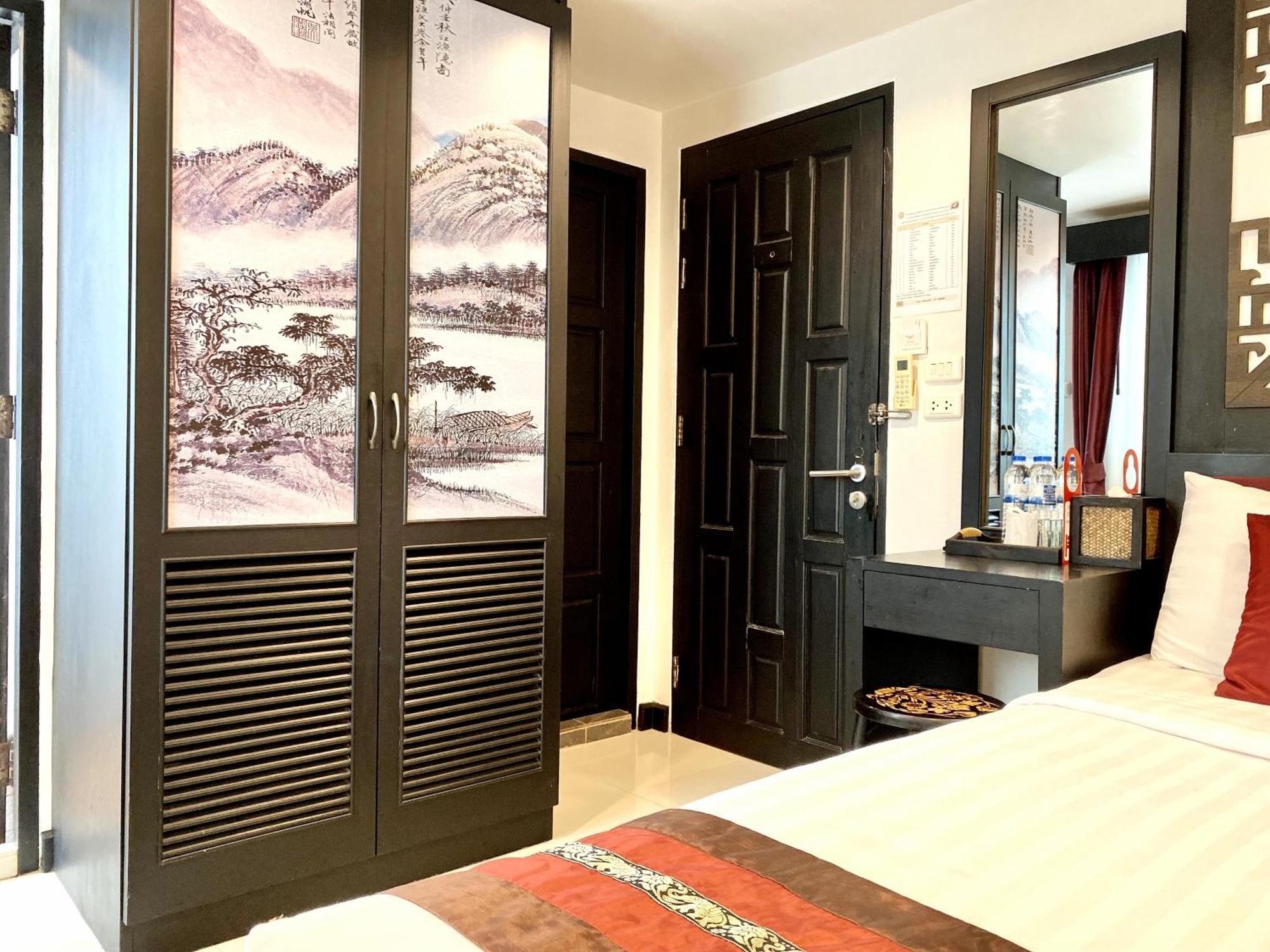 Sunray Beach Hotel Patong Экстерьер фото