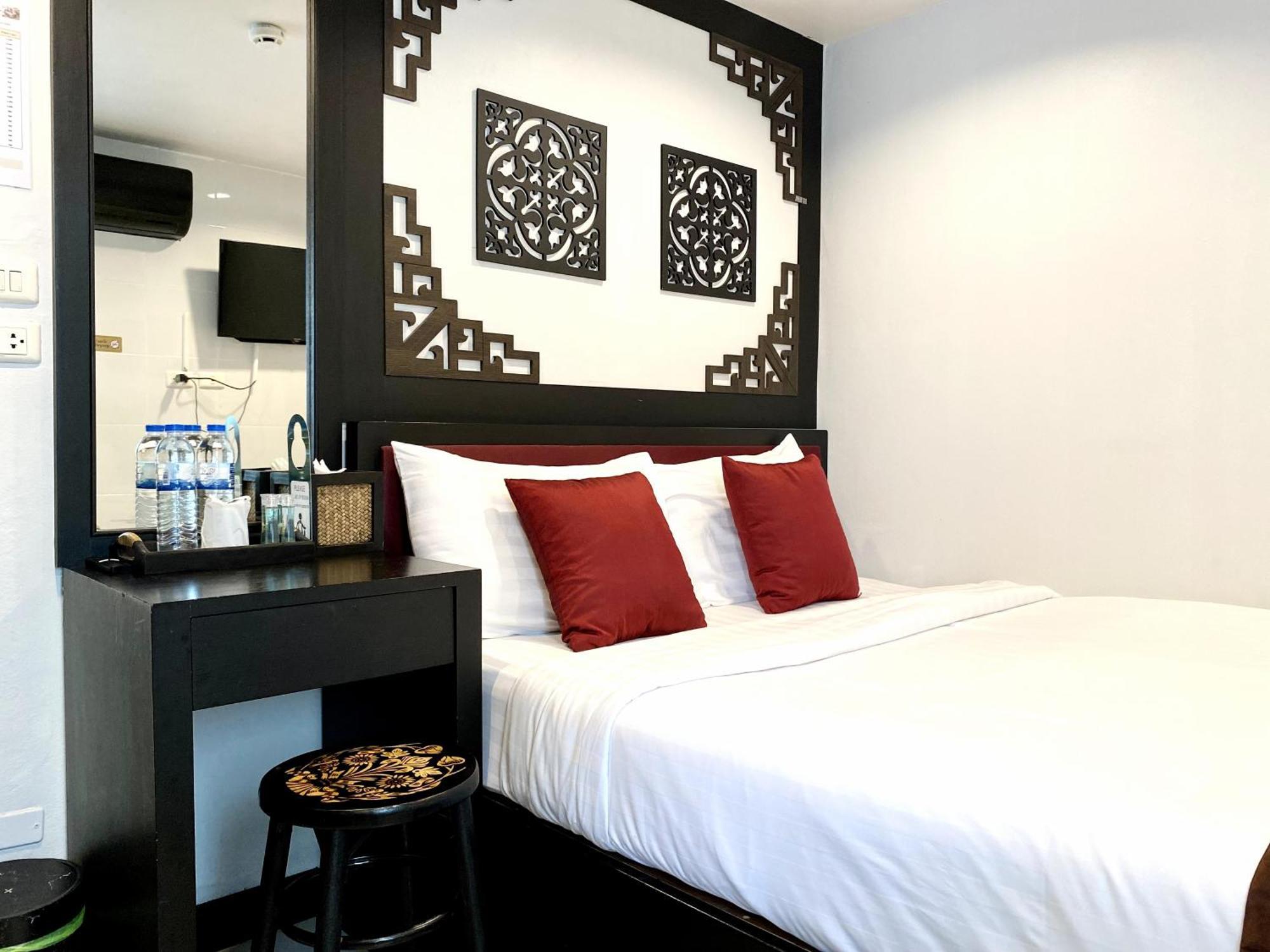 Sunray Beach Hotel Patong Экстерьер фото